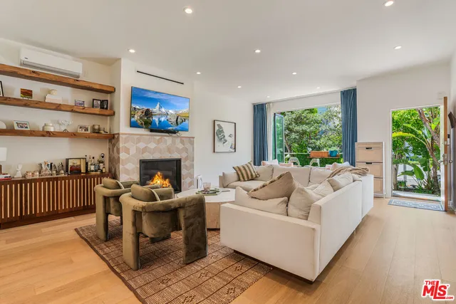 $14,500 | 16 Voyage Street, Marina del Rey, CA 90292