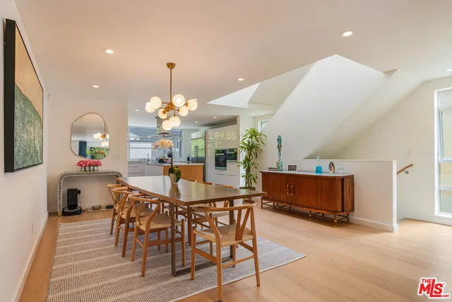 $14,500 | 16 Voyage Street, Marina del Rey, CA 90292