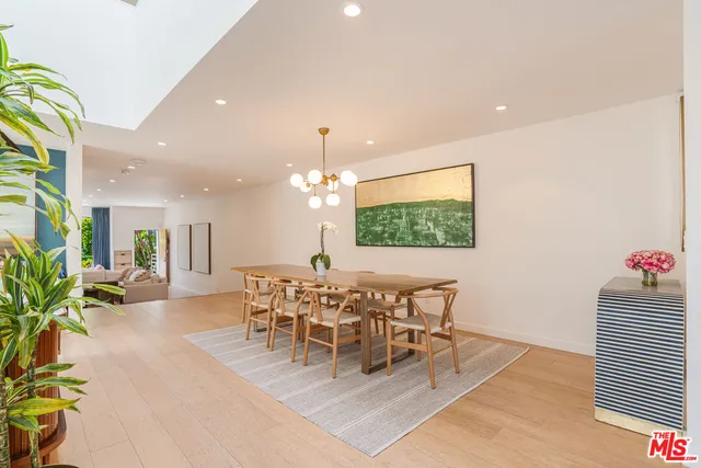 $14,500 | 16 Voyage Street, Marina del Rey, CA 90292