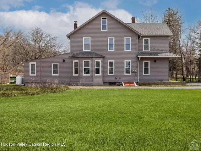 $539,999 | 7614 Main Street, Hunter, NY 12442