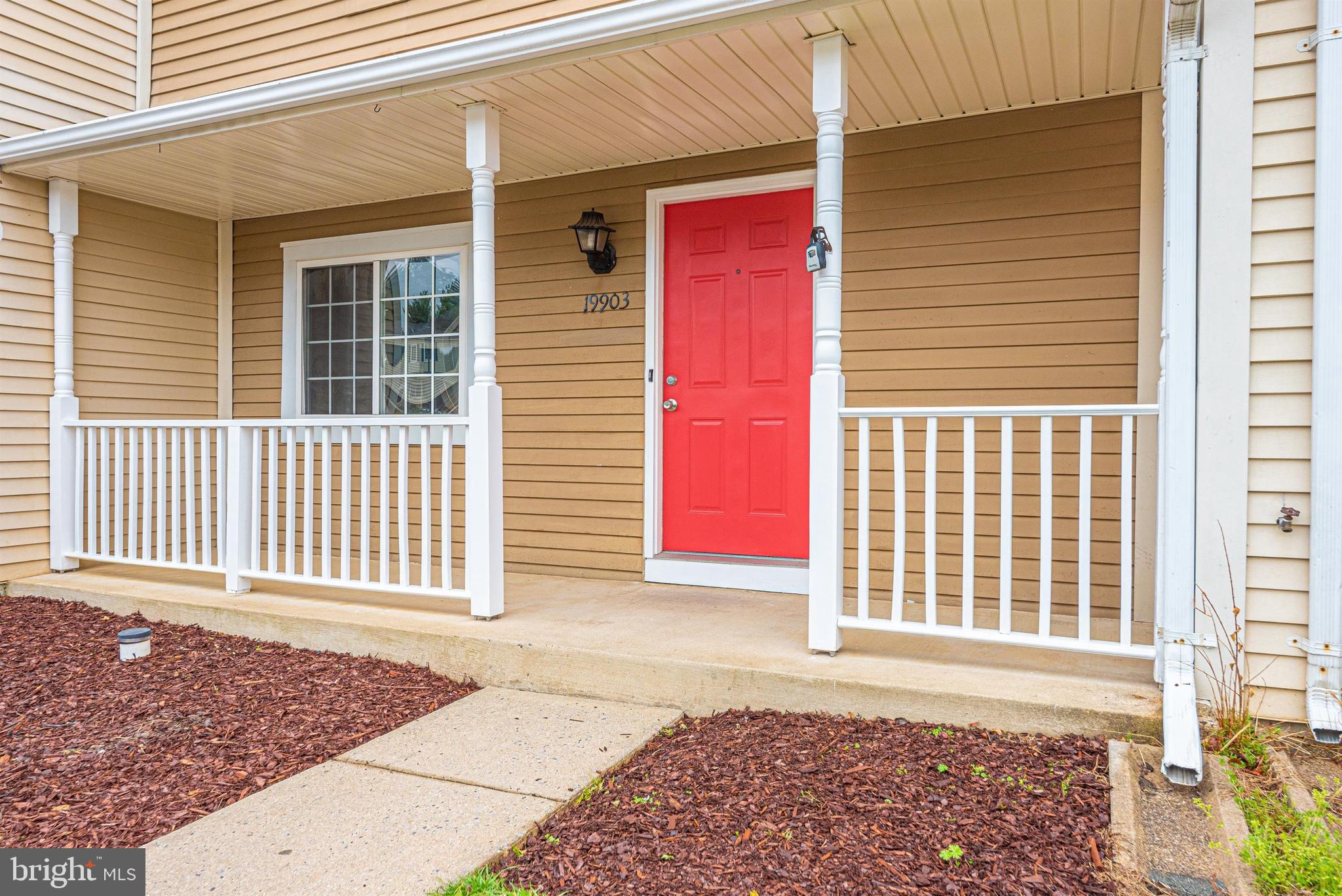 19903 Stoney Point Way Germantown, MD 20876 - Photo 2 of 34