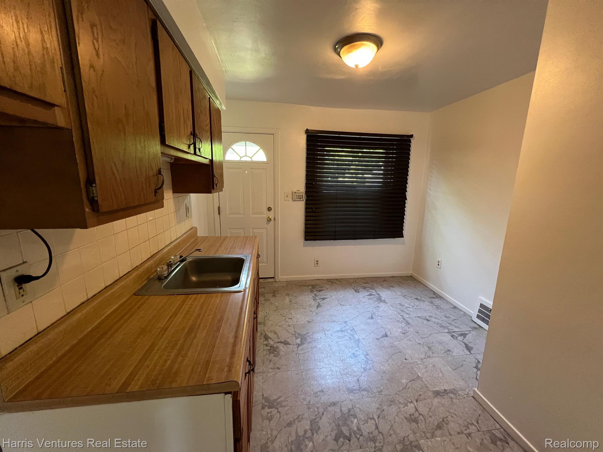 21635-39 Moross Road Grosse Pointe, MI 48236 - Photo 10 of 24 21639 - Kitchen