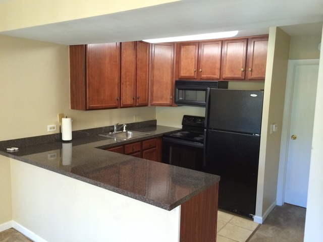 5854 Forest View Road, Unit C Lisle, IL 60532 - Photo 8 of 23