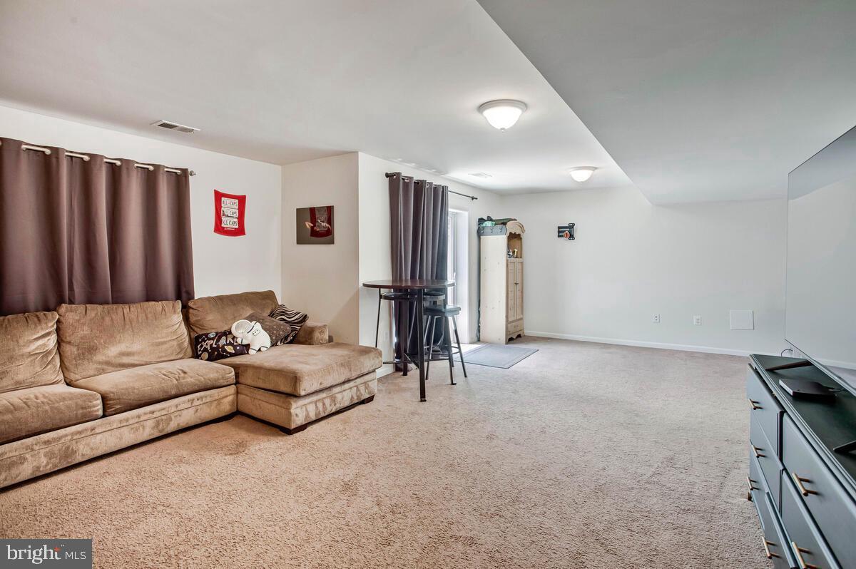 15801 Aerial View Road Woodbridge, VA 22193 - Photo 3 of 8