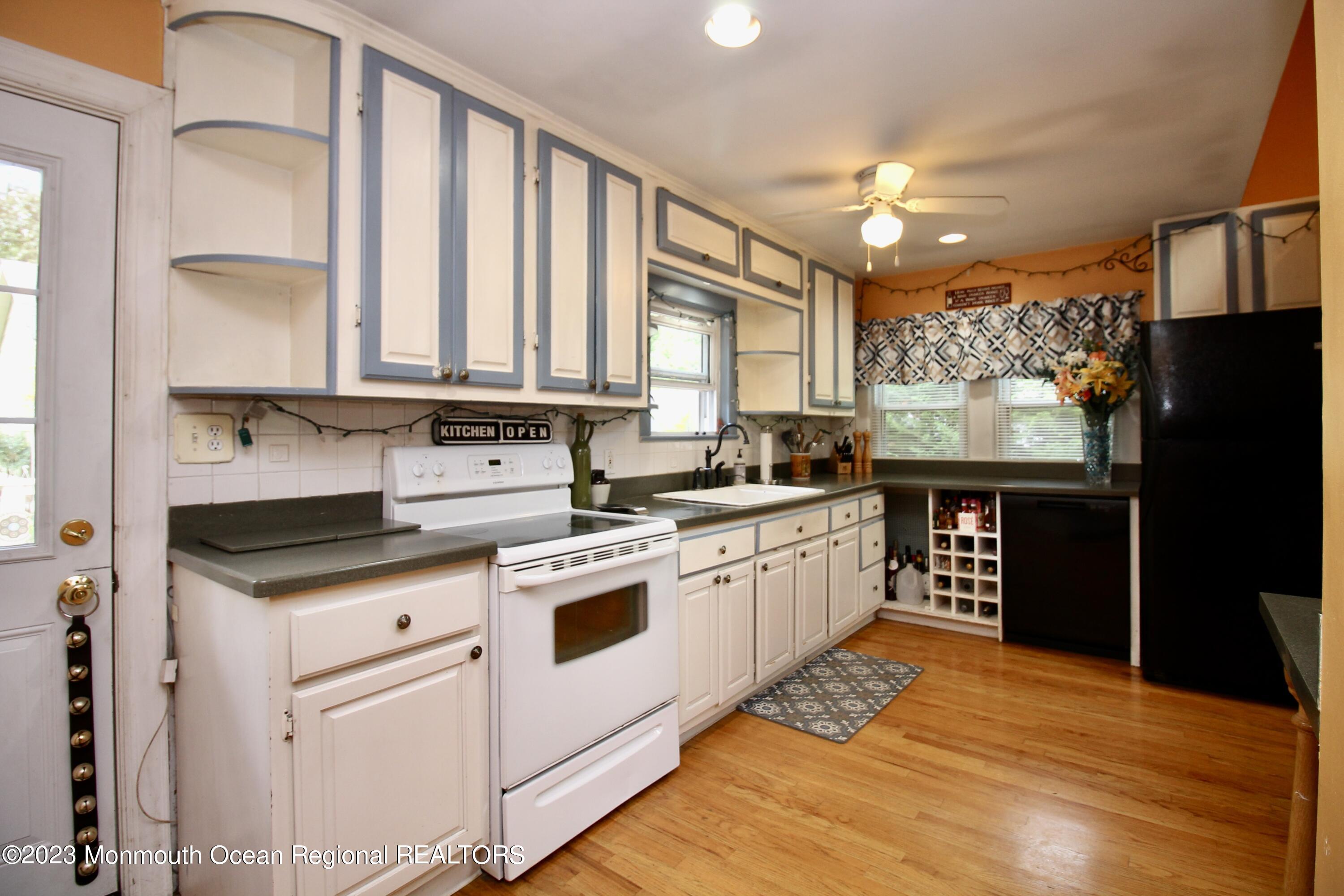 216 Lenape Trail Jackson, NJ 08527 - Photo 16 of 58 Kitchen