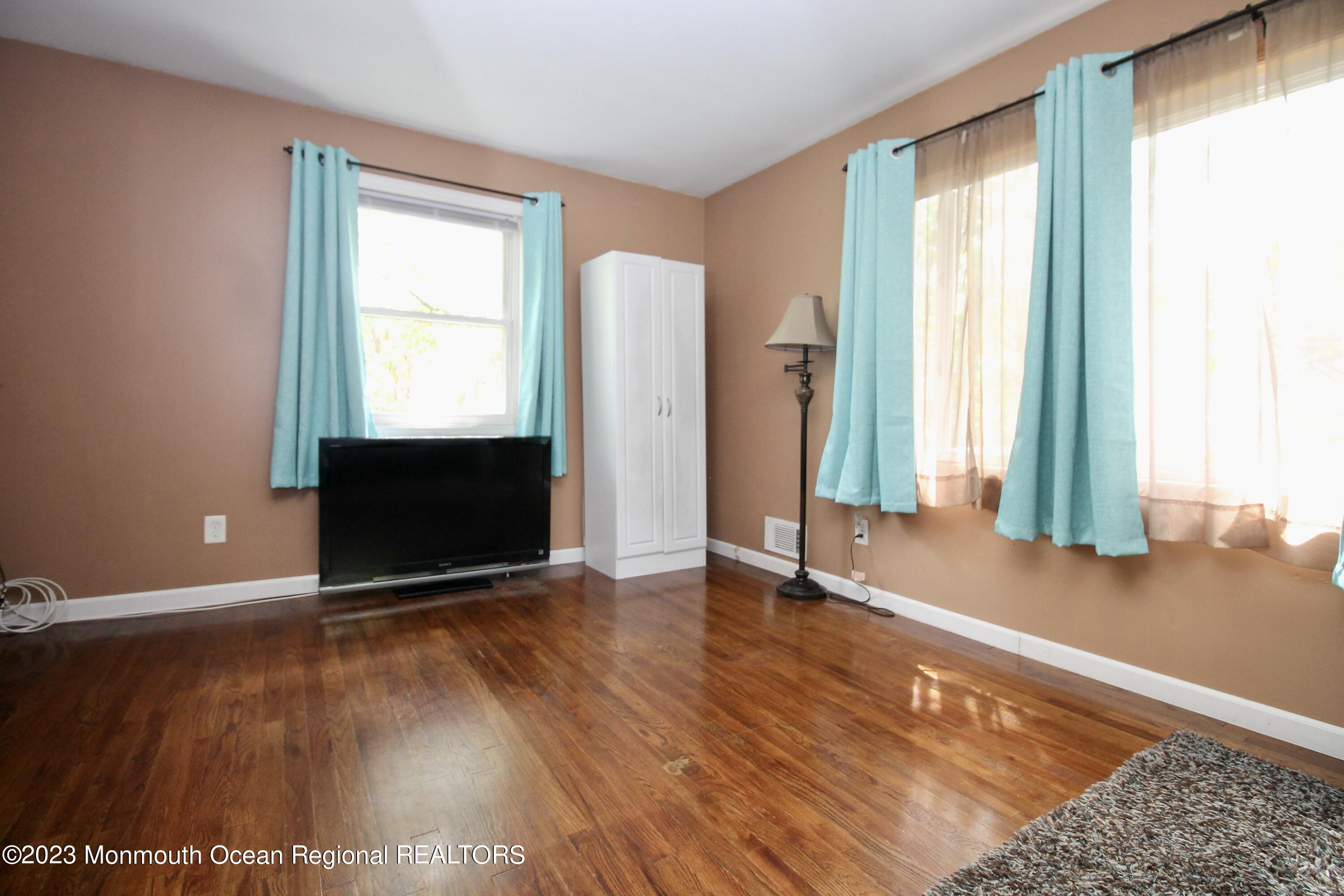 216 Lenape Trail Jackson, NJ 08527 - Photo 27 of 58 Primary Bedroom
