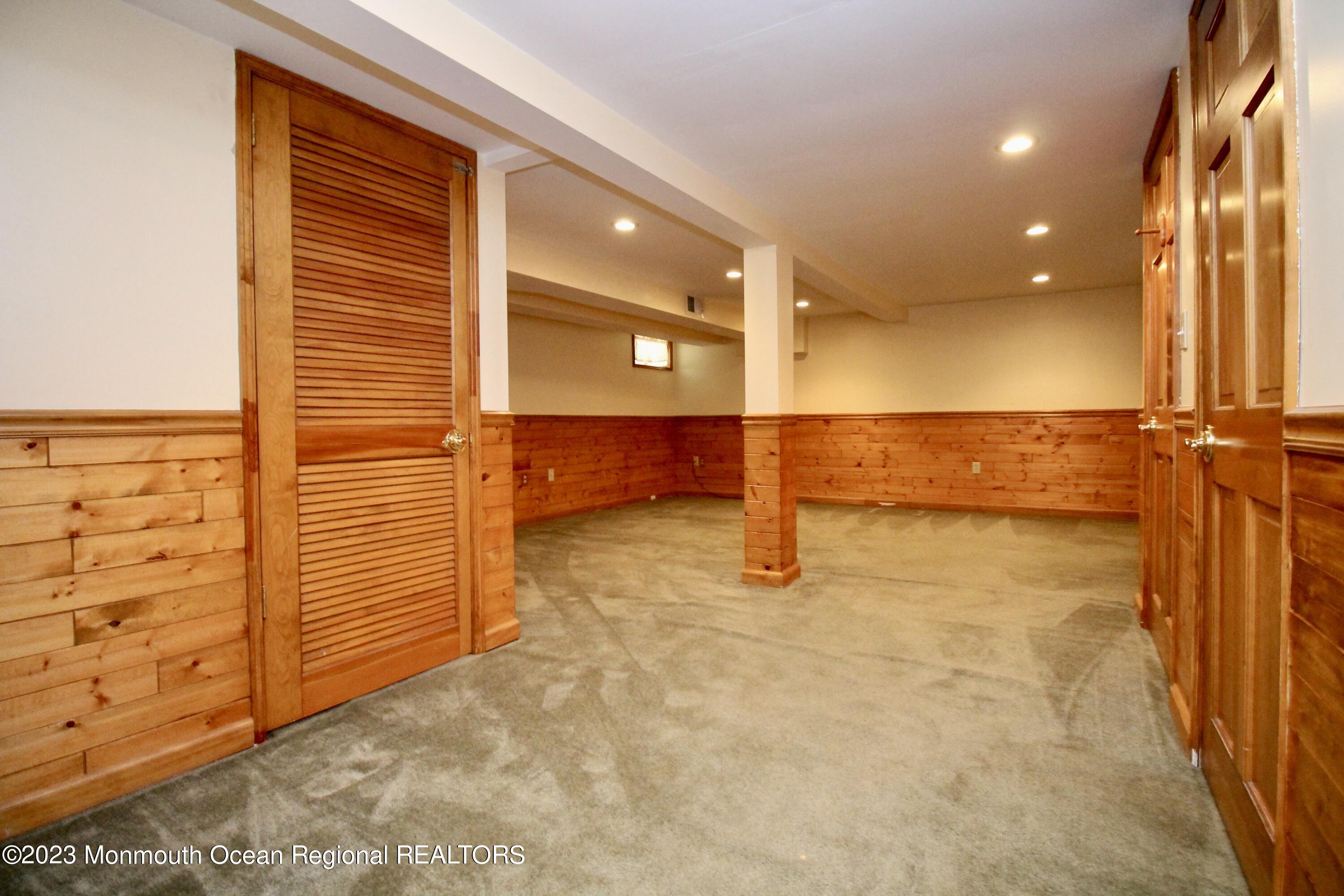 216 Lenape Trail Jackson, NJ 08527 - Photo 32 of 58 a view of a hallway