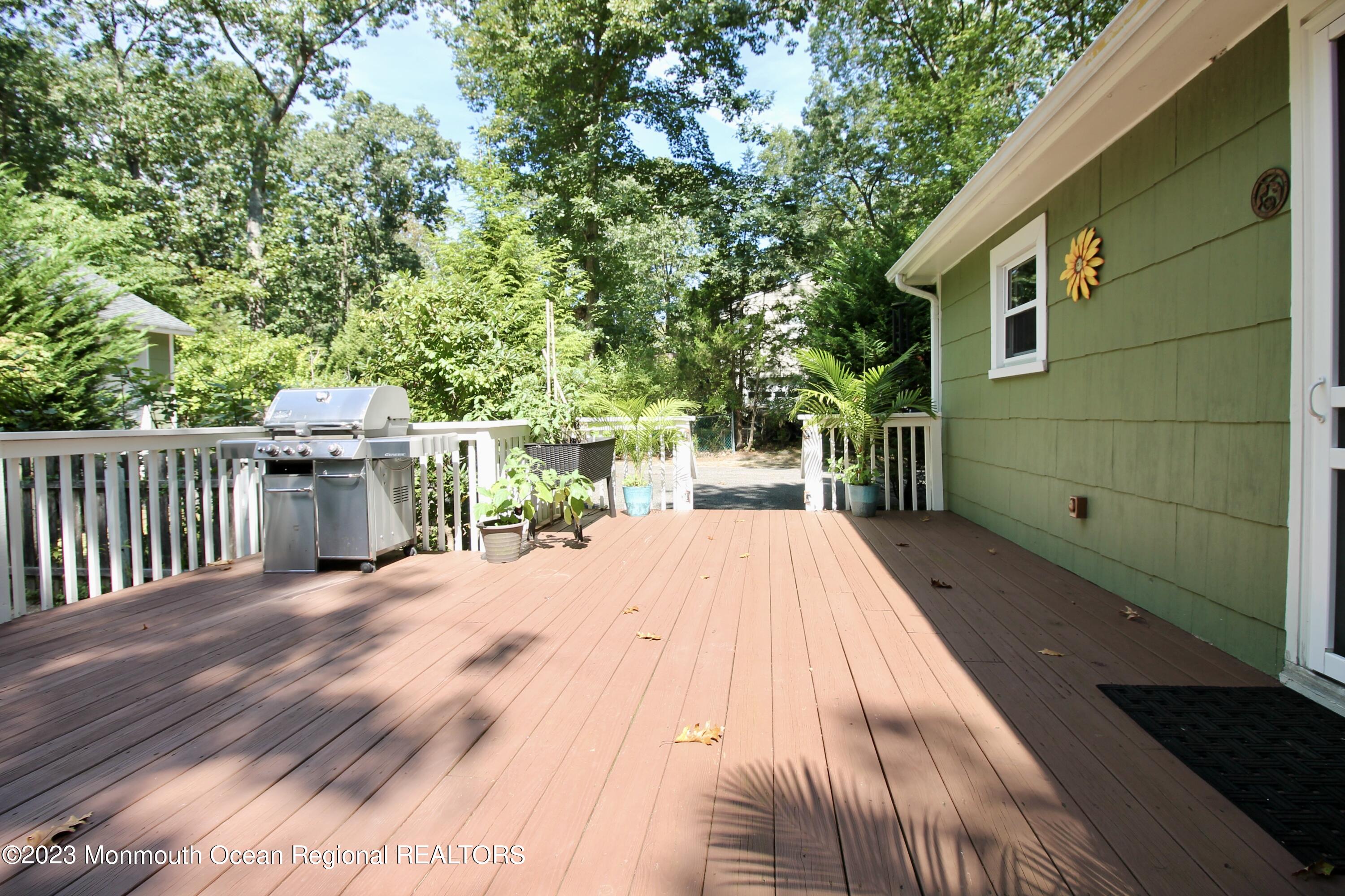 216 Lenape Trail Jackson, NJ 08527 - Photo 40 of 58 Deck