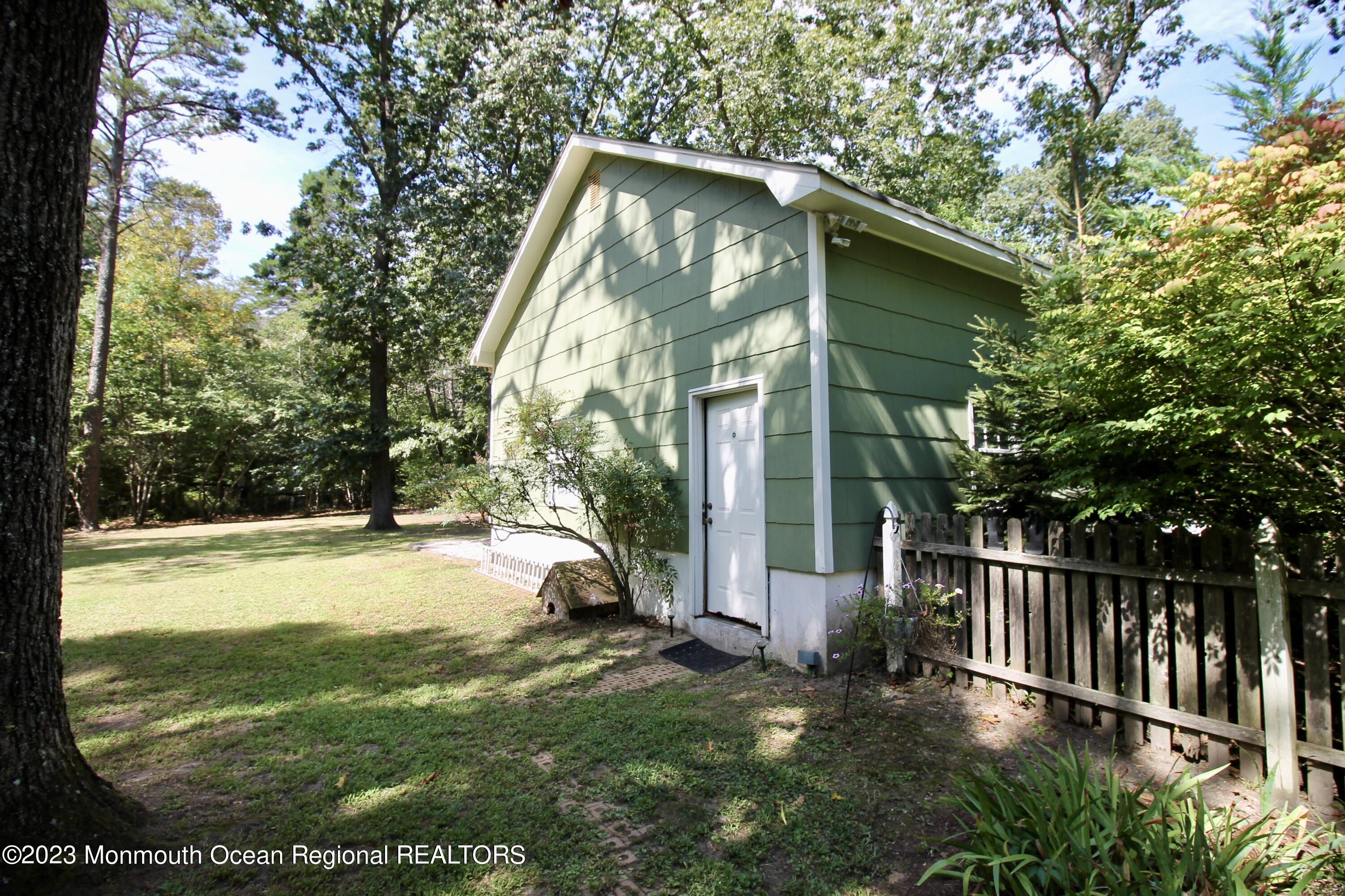 216 Lenape Trail Jackson, NJ 08527 - Photo 54 of 58 Garage/yard