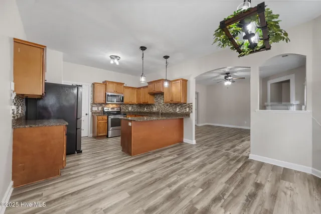 $361,500 | 806 Fort Sumter Way, Swansboro, NC 28584