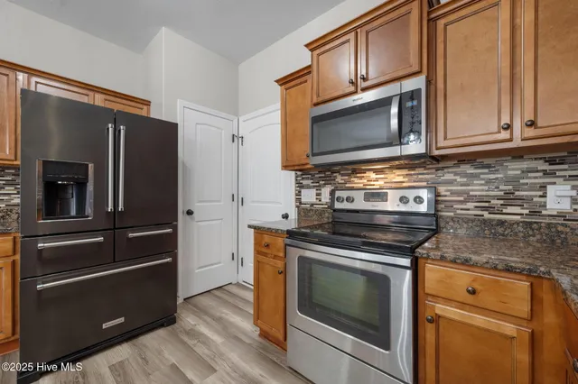 $361,500 | 806 Fort Sumter Way, Swansboro, NC 28584