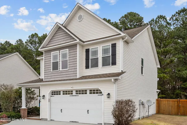 $361,500 | 806 Fort Sumter Way, Swansboro, NC 28584