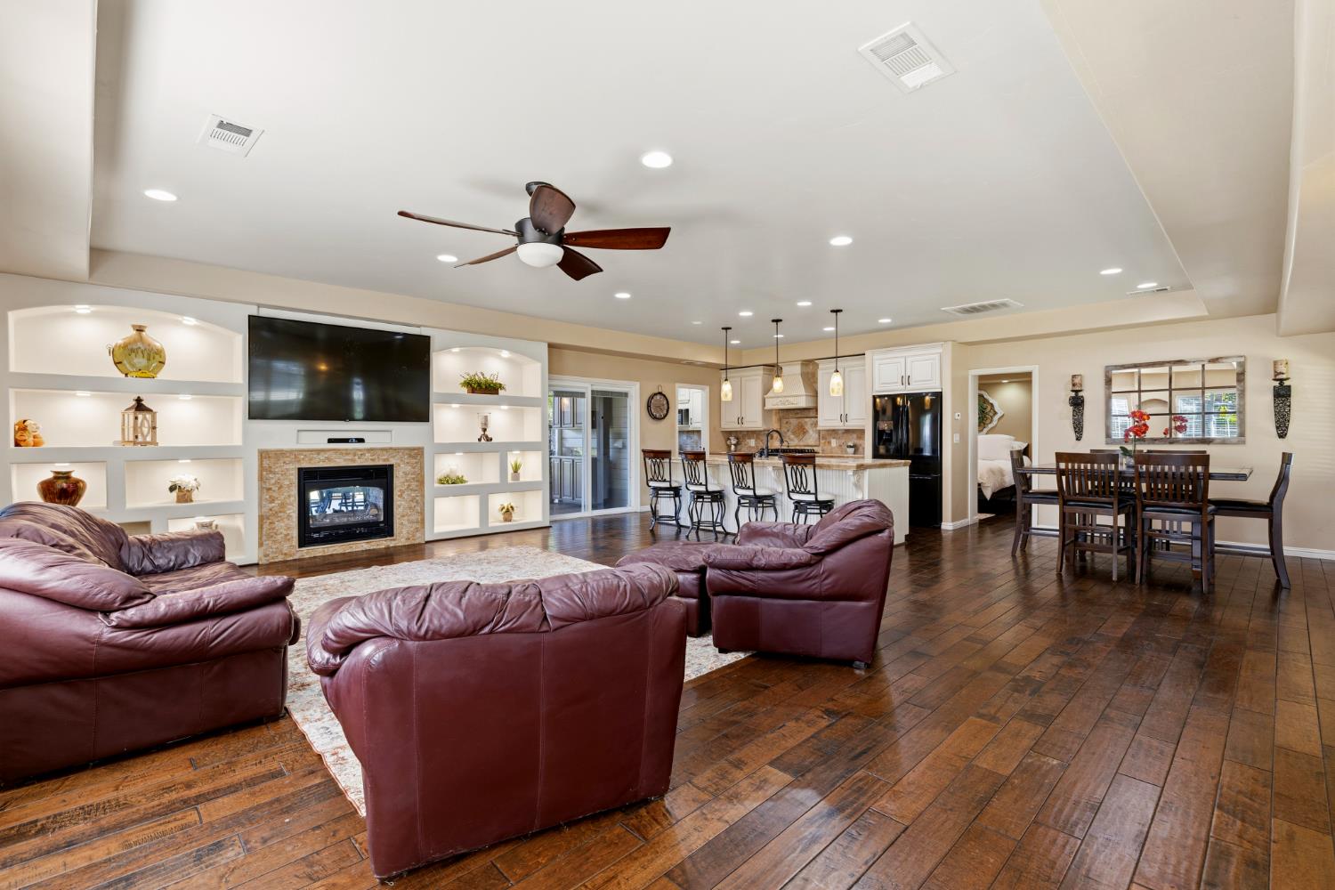 8723 Phoenix Avenue Fair Oaks, CA 95628 - Photo 8 of 63