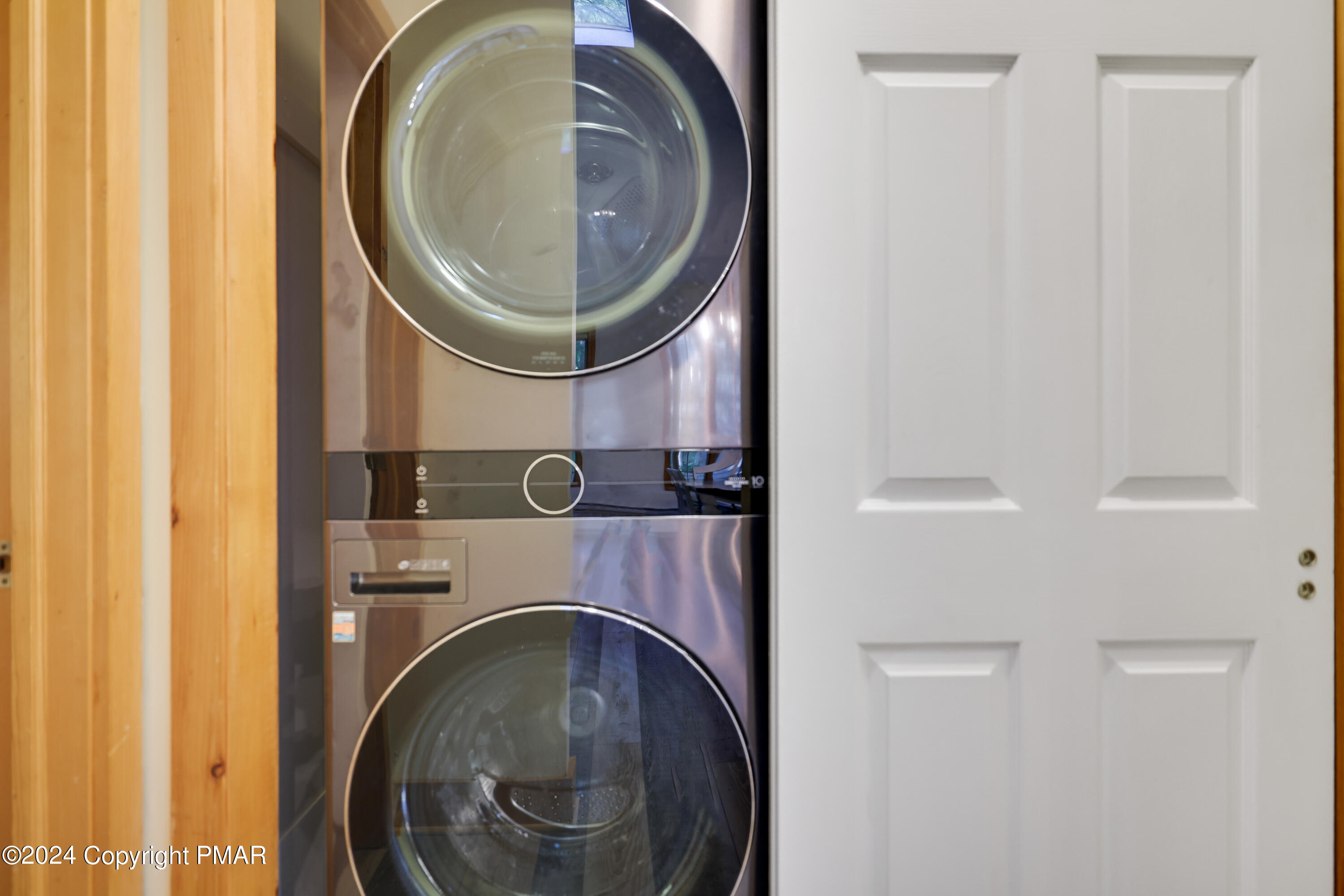 84 Short Hill Rd Lake Lake Harmony, PA 18624 - Photo 21 of 38 a utility room with dryer and washer