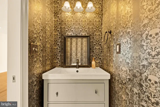 $3,500 | 4606 40th Street, Brentwood, MD 20722