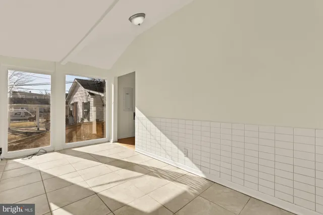 $3,500 | 4606 40th Street, Brentwood, MD 20722