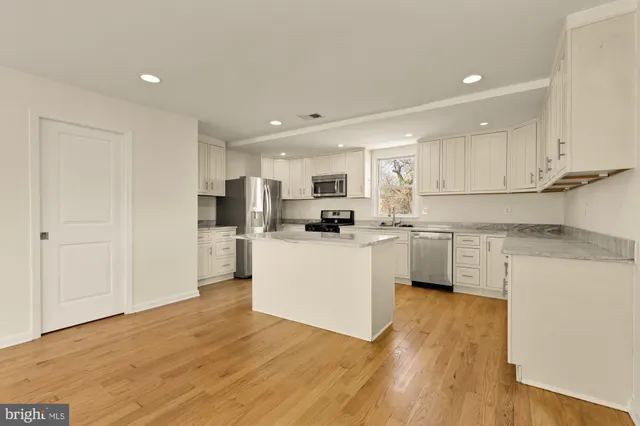 $3,500 | 4606 40th Street, Brentwood, MD 20722