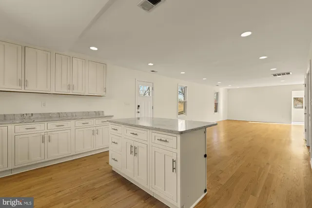 $3,500 | 4606 40th Street, Brentwood, MD 20722