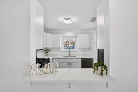 $2,600 | 11507 Elk Park Circle, Austin, TX 78759