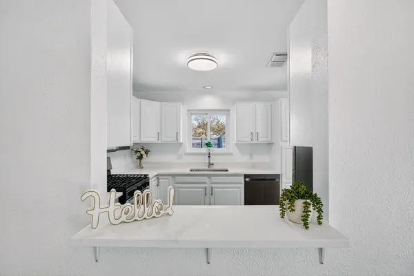 $2,600 | 11507 Elk Park Circle, Austin, TX 78759