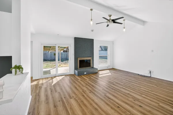 $2,600 | 11507 Elk Park Circle, Austin, TX 78759