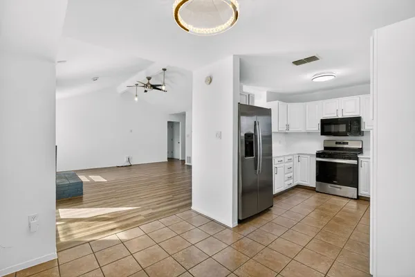 $2,600 | 11507 Elk Park Circle, Austin, TX 78759