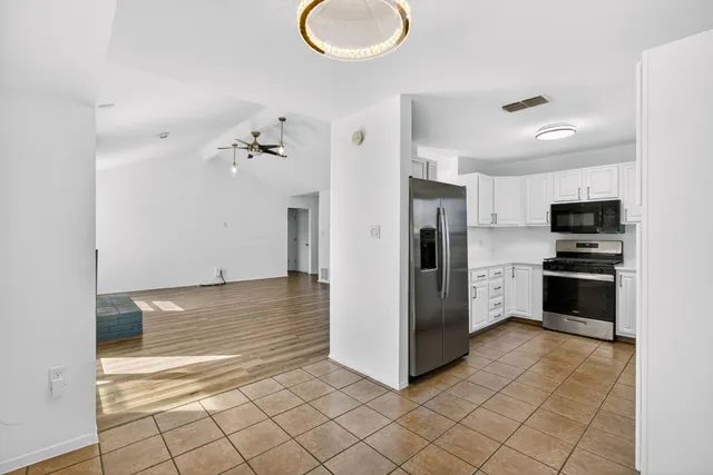 $2,600 | 11507 Elk Park Circle, Austin, TX 78759