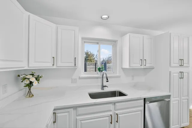 $2,600 | 11507 Elk Park Circle, Austin, TX 78759