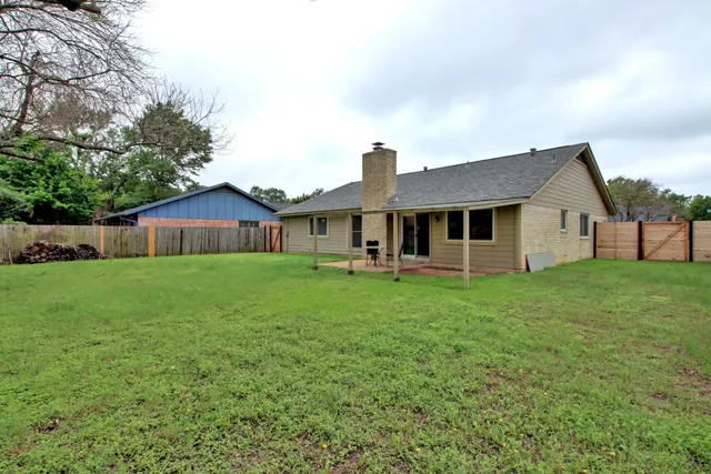 $2,600 | 11507 Elk Park Circle, Austin, TX 78759