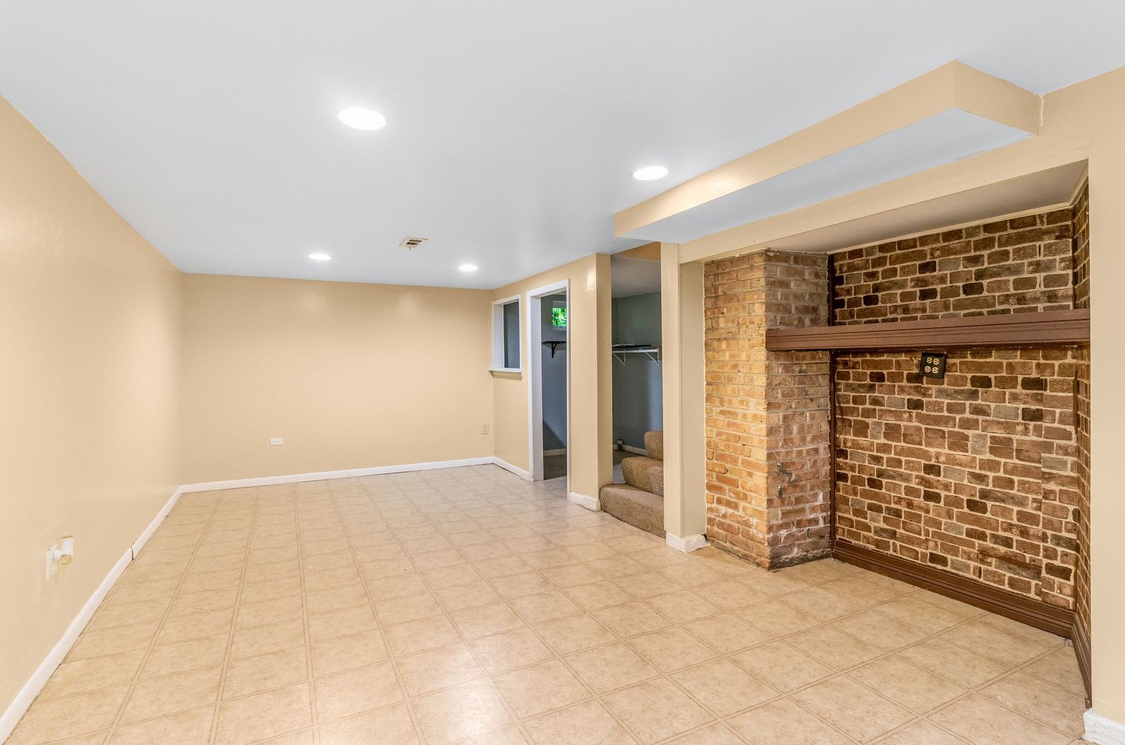 S748 Myrtle Street Winfield, IL 60190 - Photo 14 of 22