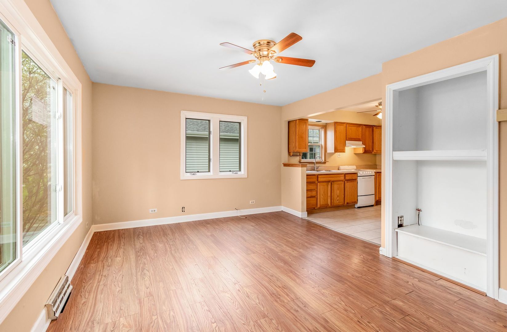S748 Myrtle Street Winfield, IL 60190 - Photo 3 of 22