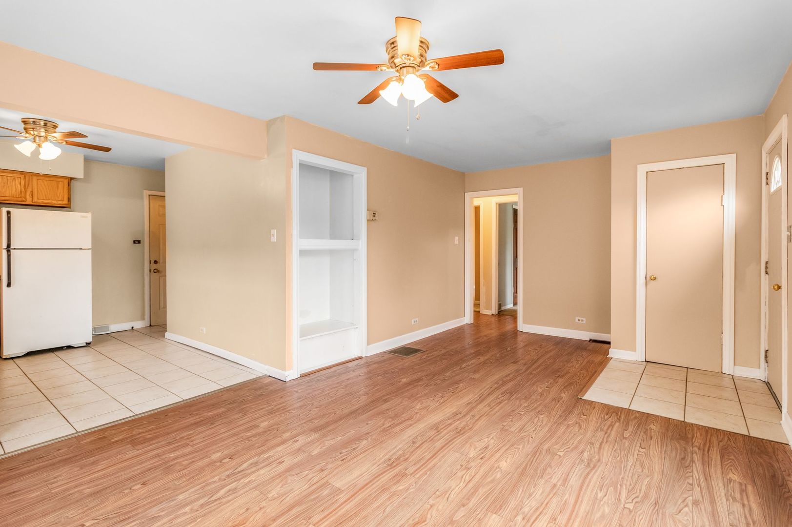 S748 Myrtle Street Winfield, IL 60190 - Photo 5 of 22