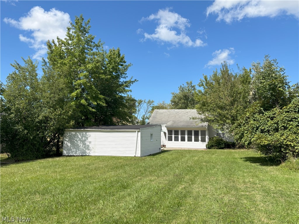 20732 Applegate Road Maple Heights, OH 44137 - Photo 8 of 41