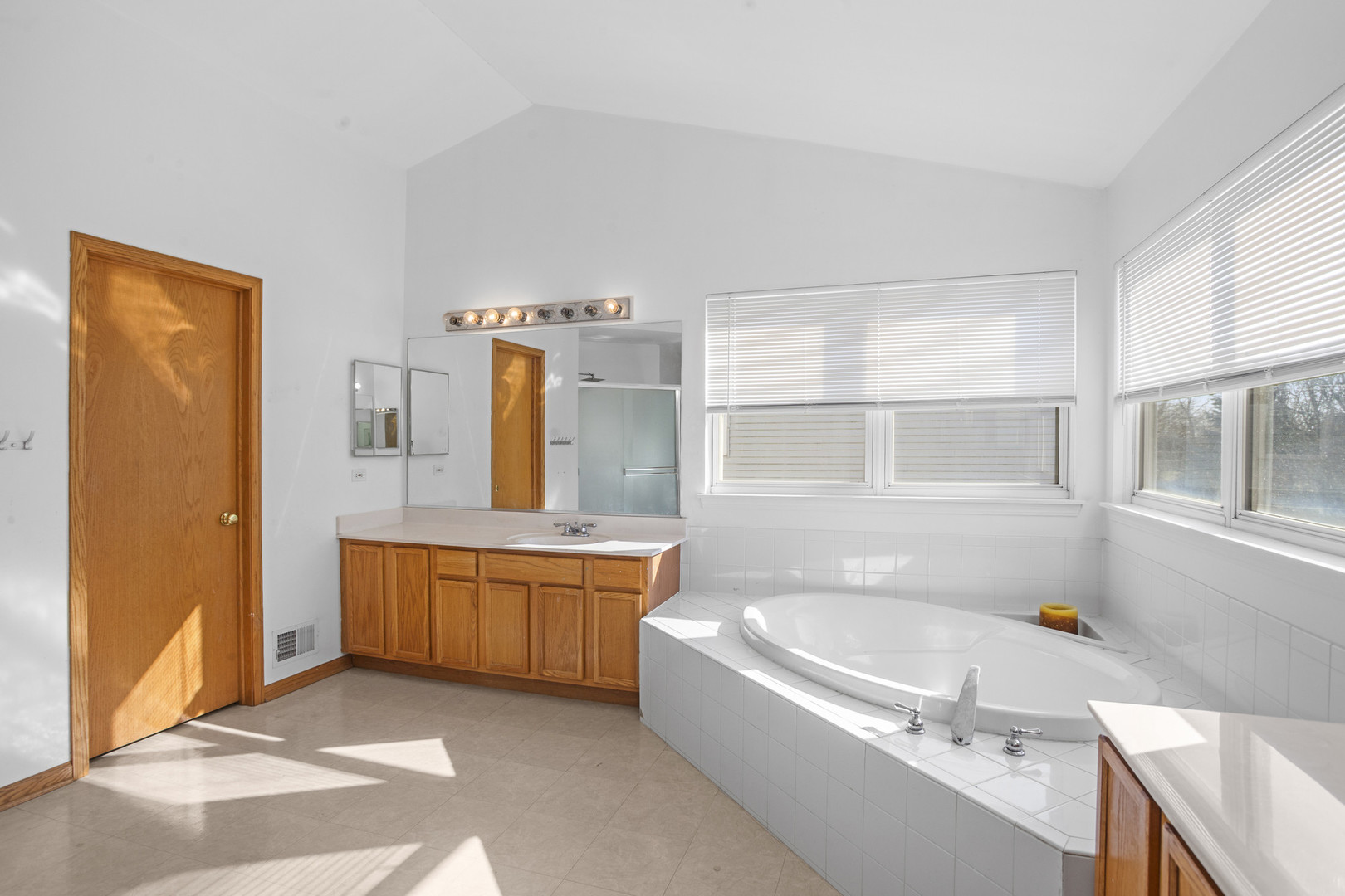 1743 Newbridge Circle Elgin, IL 60123 - Photo 6 of 21