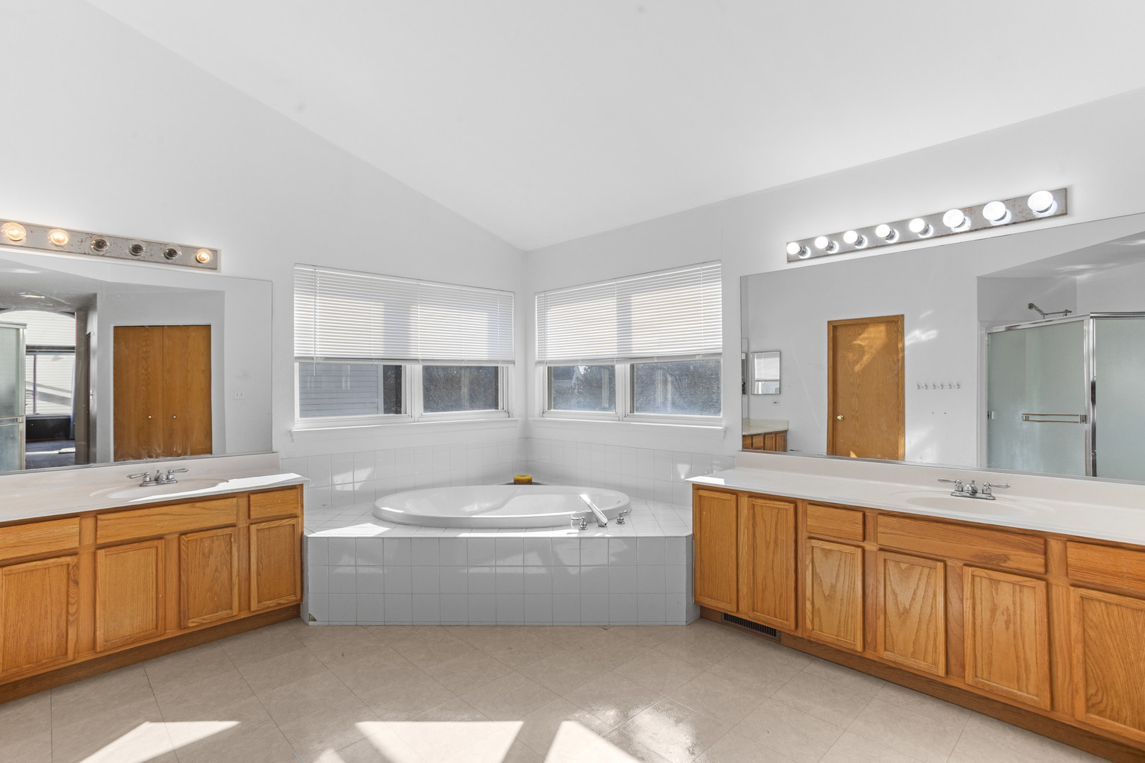 1743 Newbridge Circle Elgin, IL 60123 - Photo 7 of 21