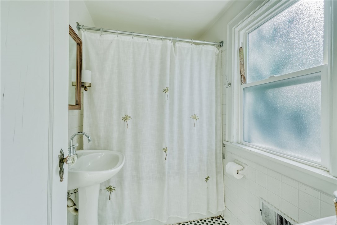 63 Eglantine Road Greece, NY 14616 - Photo 21 of 36