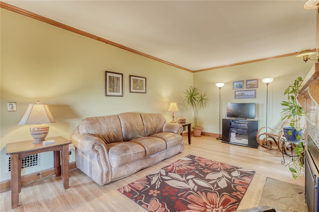 63 Eglantine Road Greece, NY 14616 - Photo 4 of 36