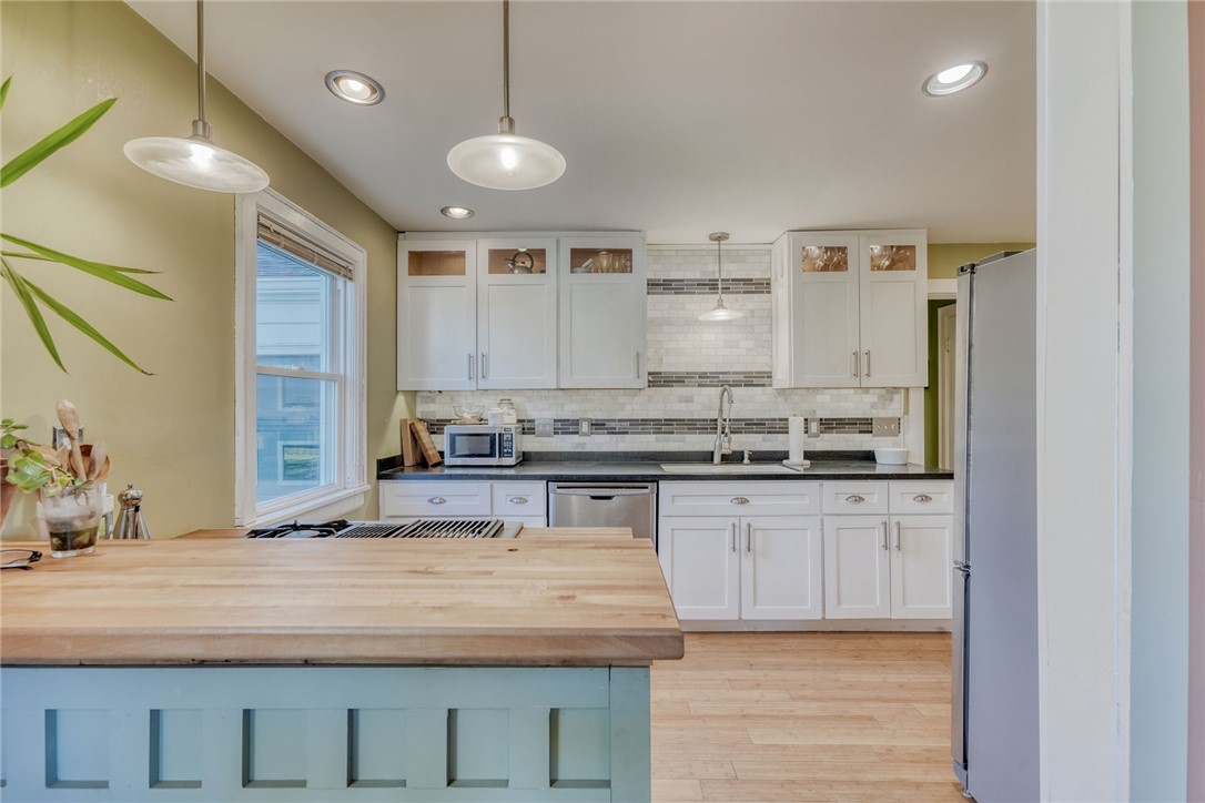 63 Eglantine Road Greece, NY 14616 - Photo 9 of 36