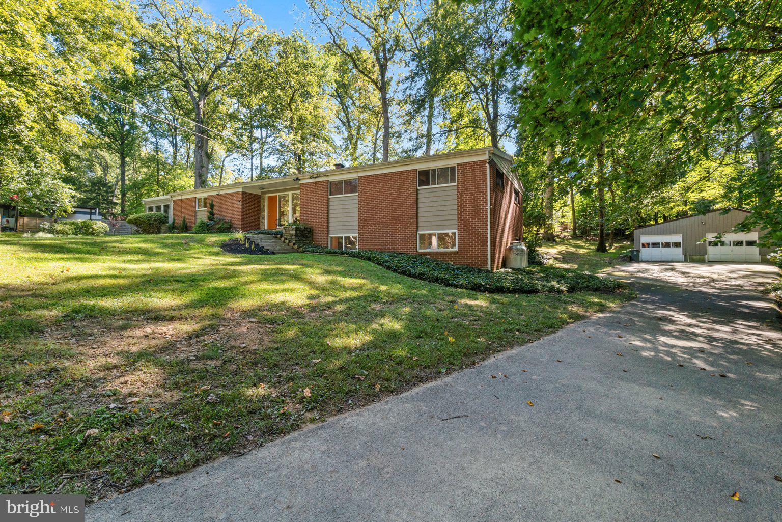 3707 Gardenview Road Baltimore, MD 21208 - Photo 4 of 64