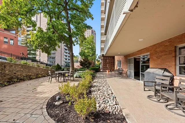 $259,500 | 310 West 49th Street, Unit A1, Kansas City, MO 64112