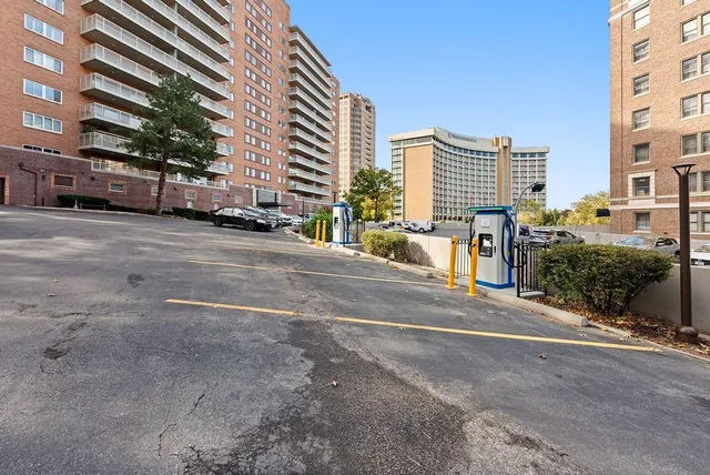 $259,500 | 310 West 49th Street, Unit A1, Kansas City, MO 64112