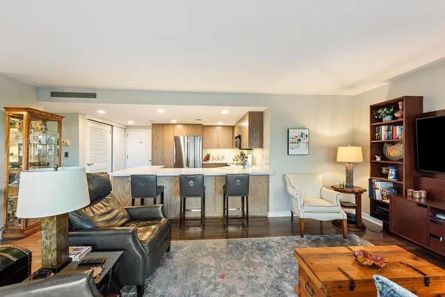 $259,500 | 310 West 49th Street, Unit A1, Kansas City, MO 64112