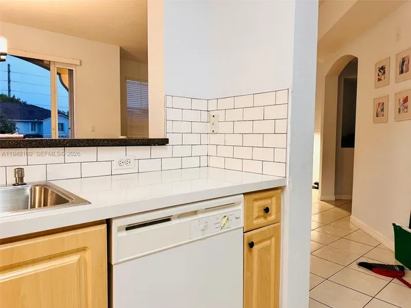 $2,800 | 8826 West Flagler Street, Unit 225, Miami, FL 33174