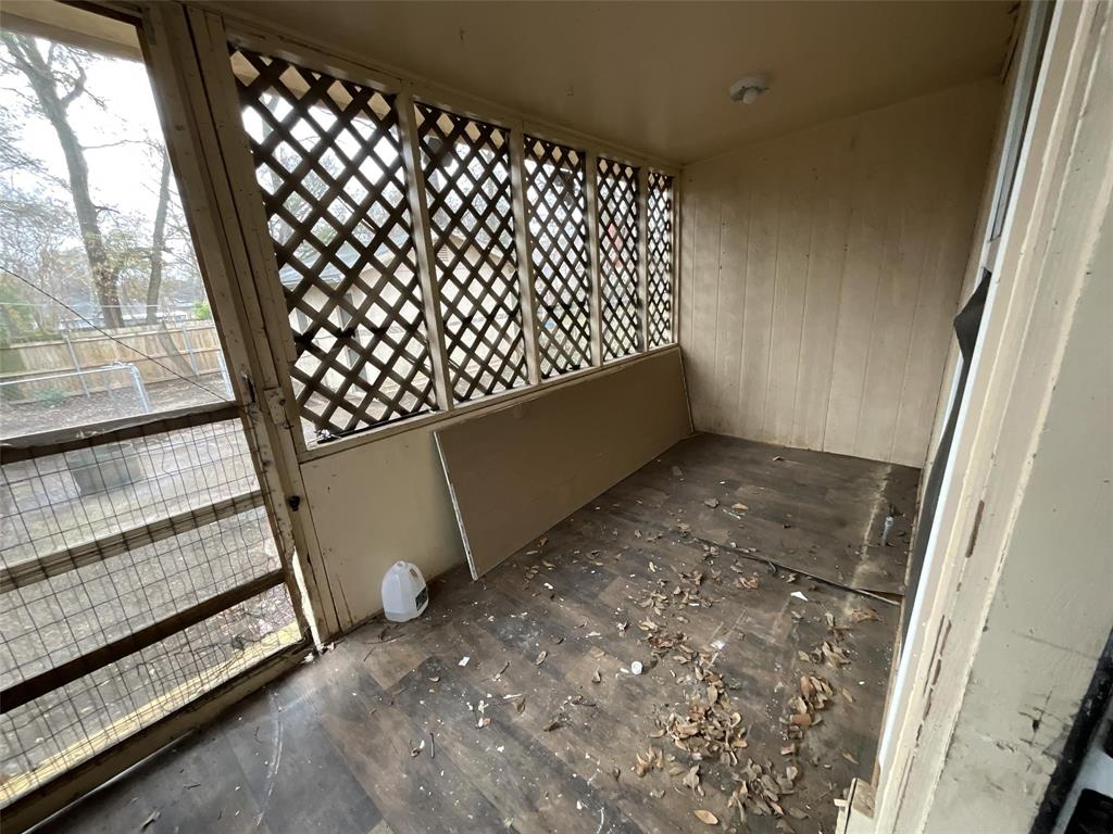 405 Beard Street Canton, TX 75103 - Photo 14 of 20 a view of a wooden door