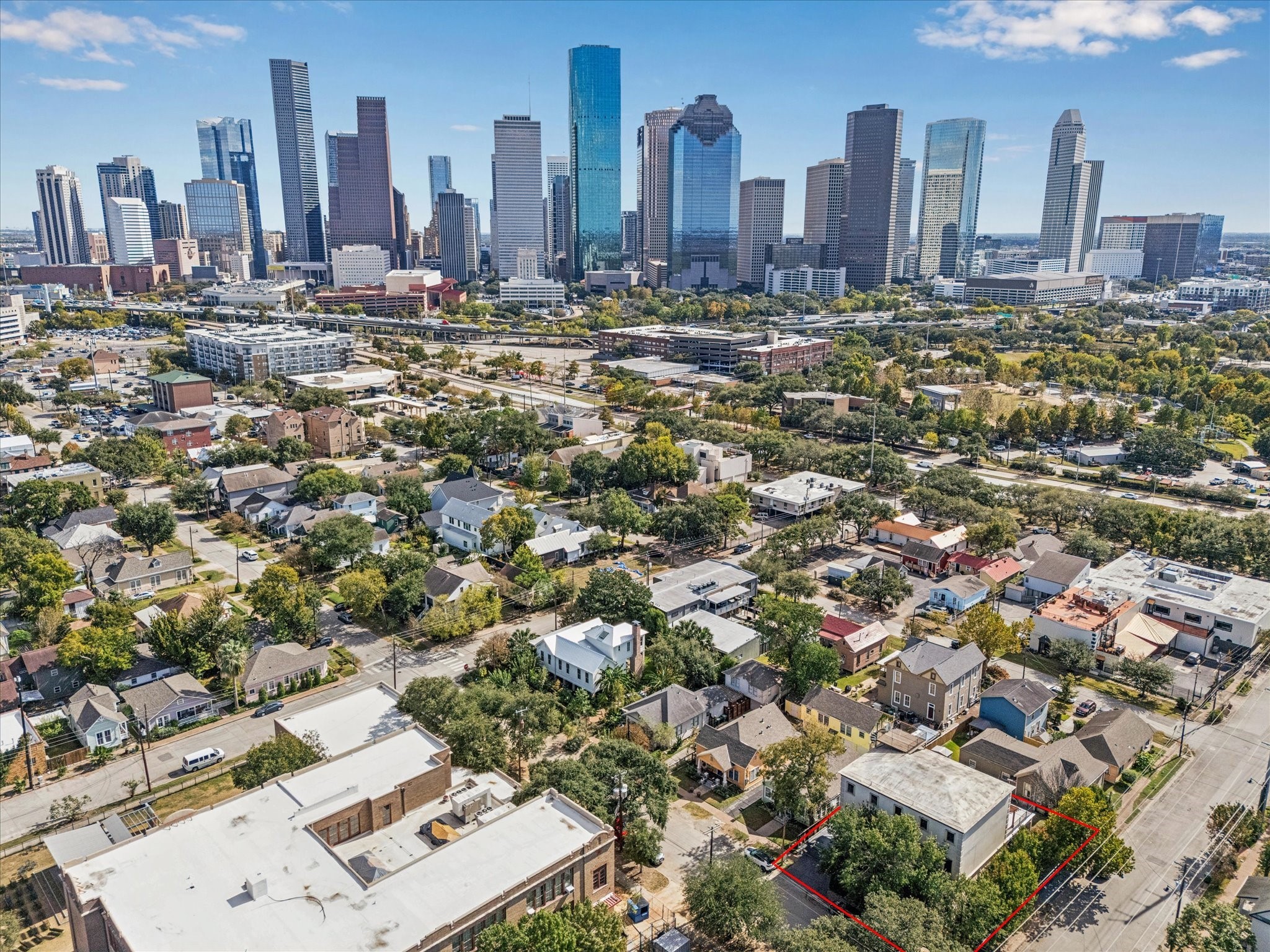1919 Lubbock Street Houston, TX 77007 - Photo 34 of 36 a view of a city with tall buildings