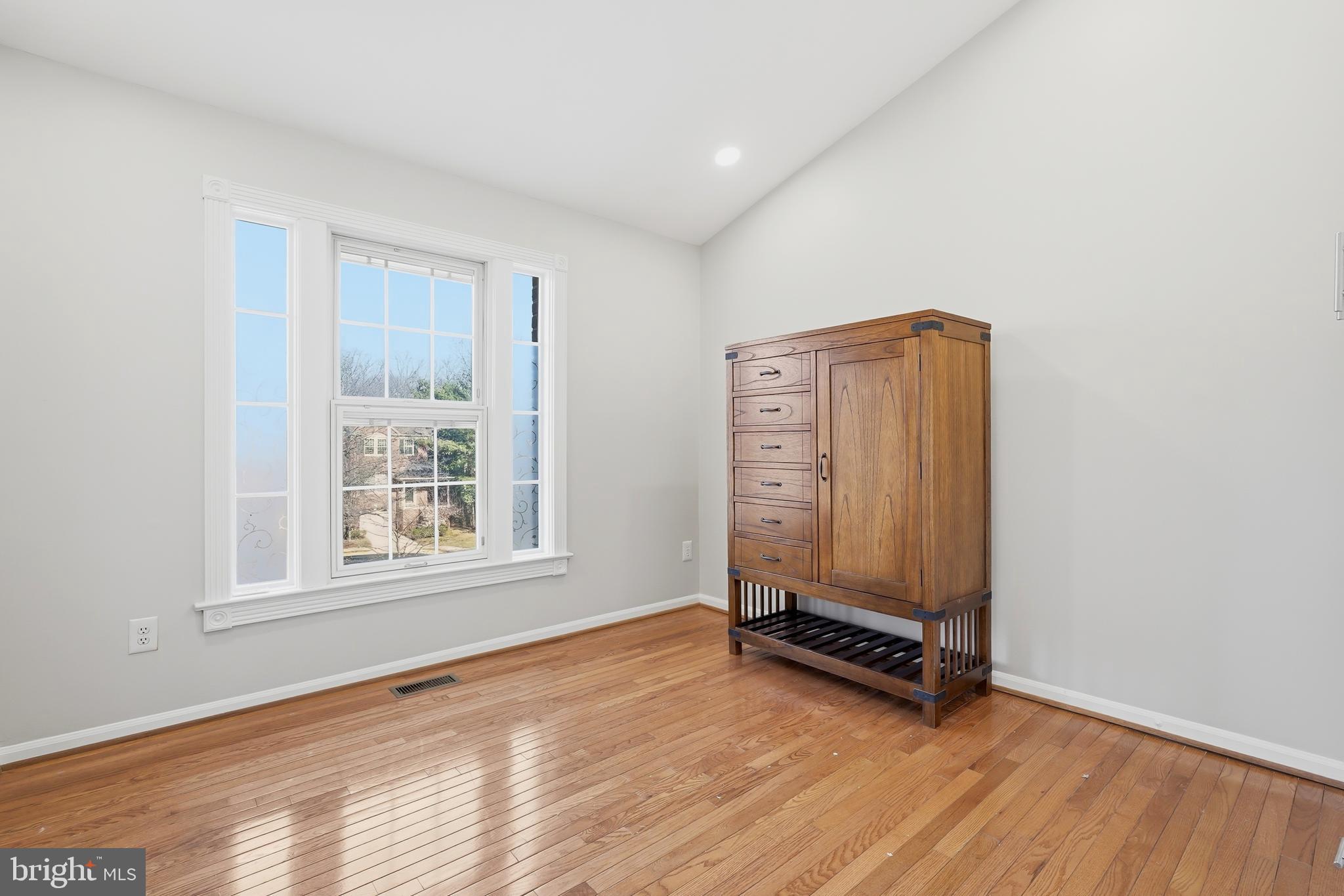 1472 Park Garden Lane Reston, VA 20194 - Photo 42 of 64 an empty room with window