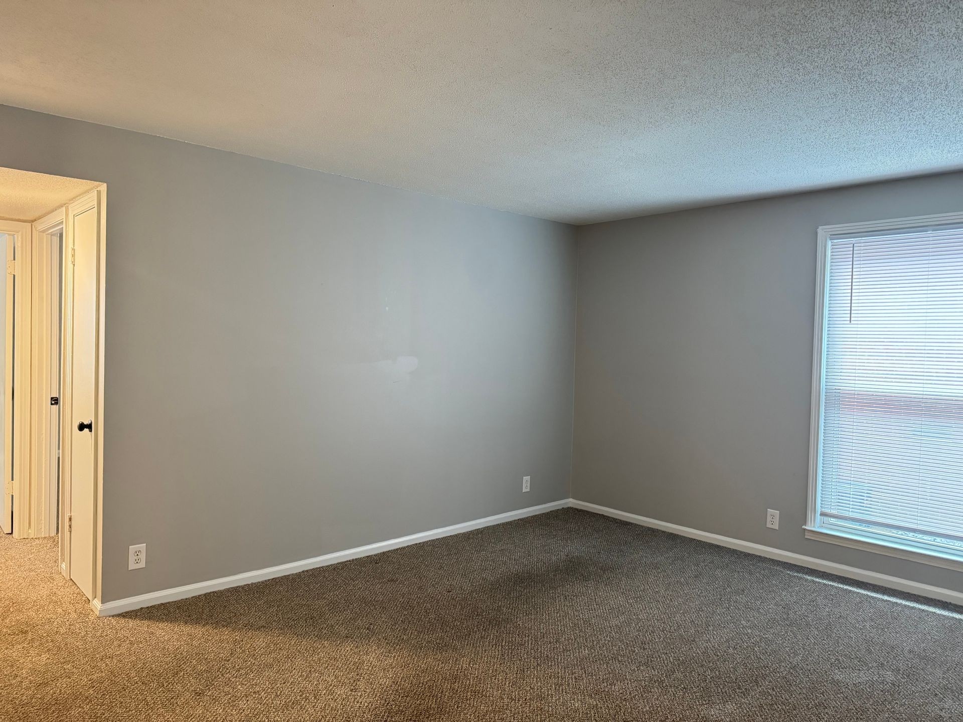 526 Main Street, Unit 6 Clarksville, TN 37040 - Photo 3 of 10 an empty room with a empty space and window
