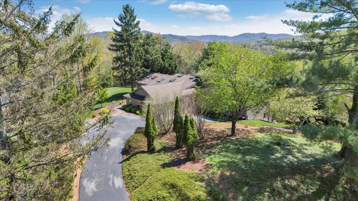 5936 Saddleridge Road Roanoke, VA 24018 - Photo 47 of 49 108-DJI_20250408133837_0152_D