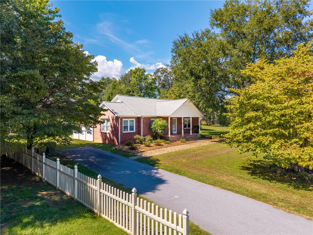 609 Issaqueena Trail Clemson, SC 29631 - Photo 22 of 33 Gallery Image 22