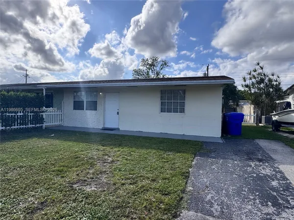 $2,200 | 1951 Southwest 67th Terrace, North Lauderdale, FL 33068
